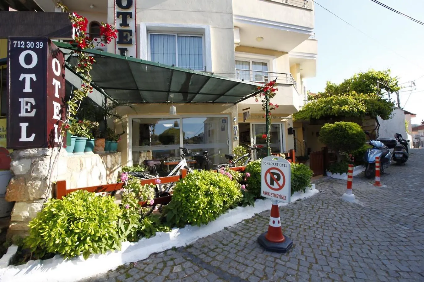 Bonapart Hotel Cesme