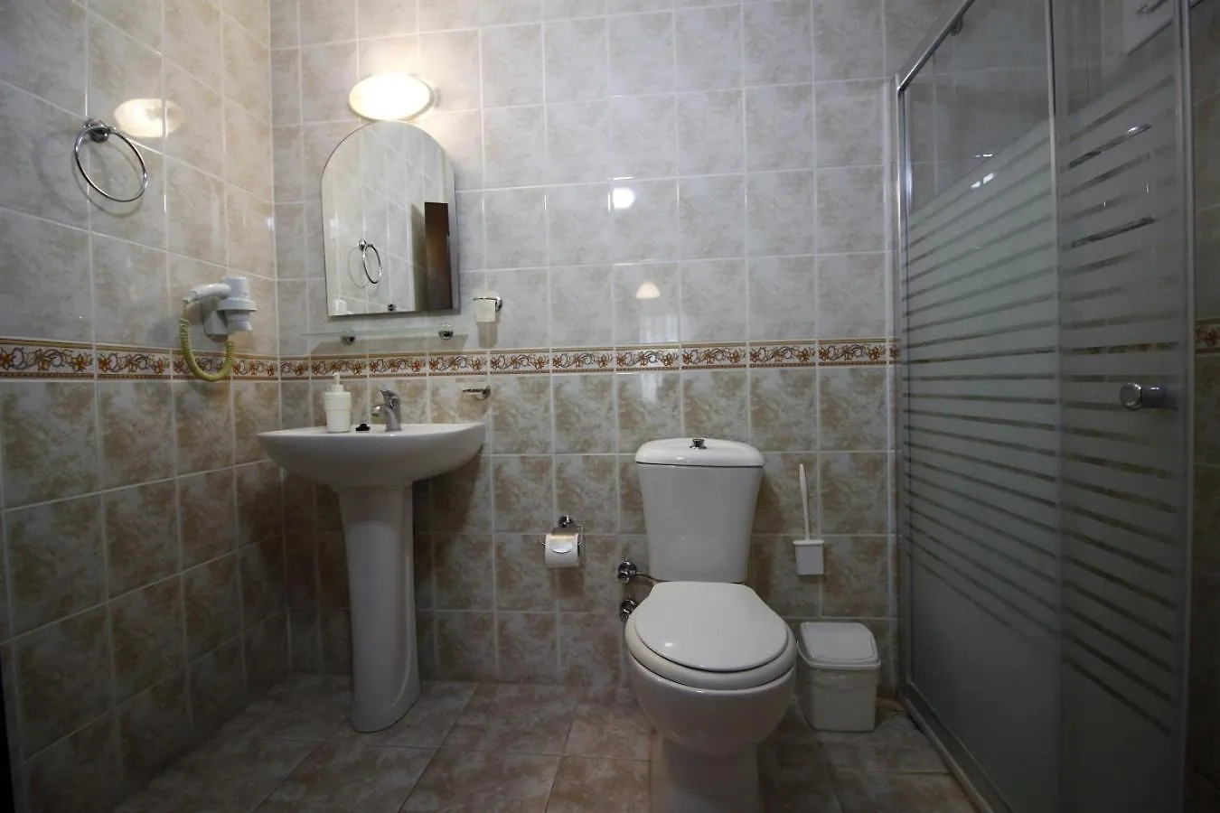 Bonapart Hotel Кешме
