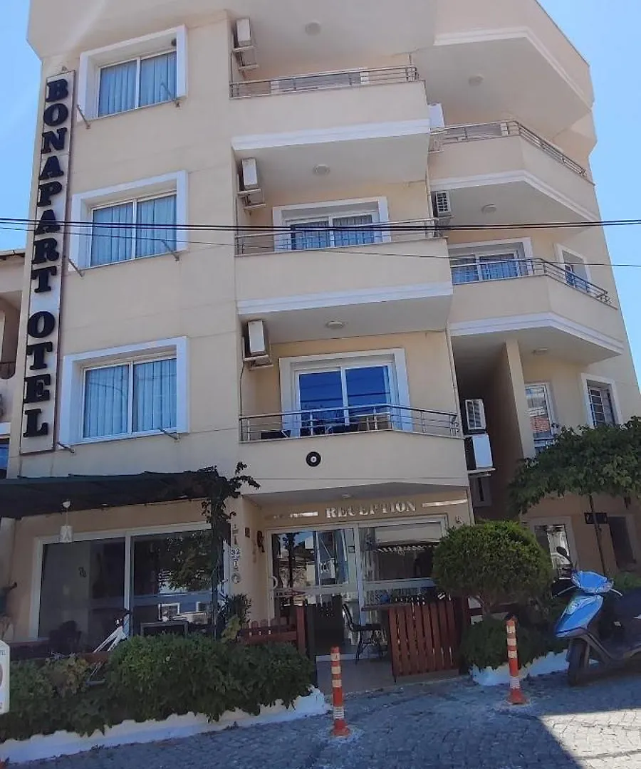 Bonapart Hotel Кешме