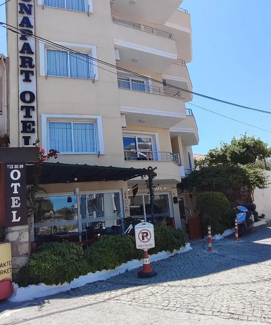 Bonapart Hotel Кешме