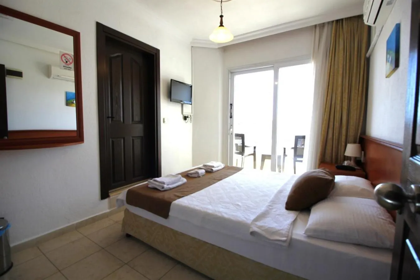 Bonapart Hotel Кешме