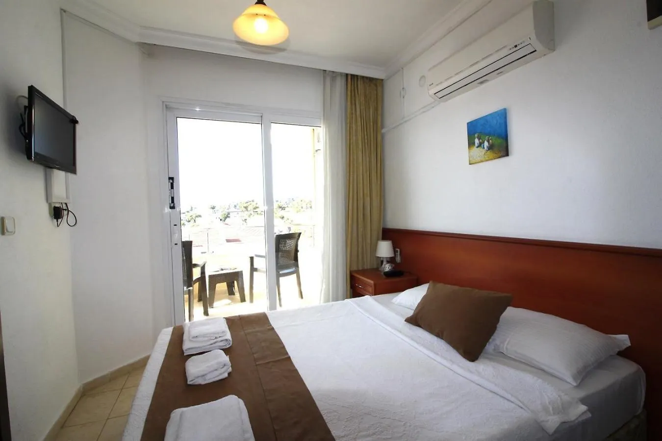 Bonapart Hotel Кешме 2*,  Турция