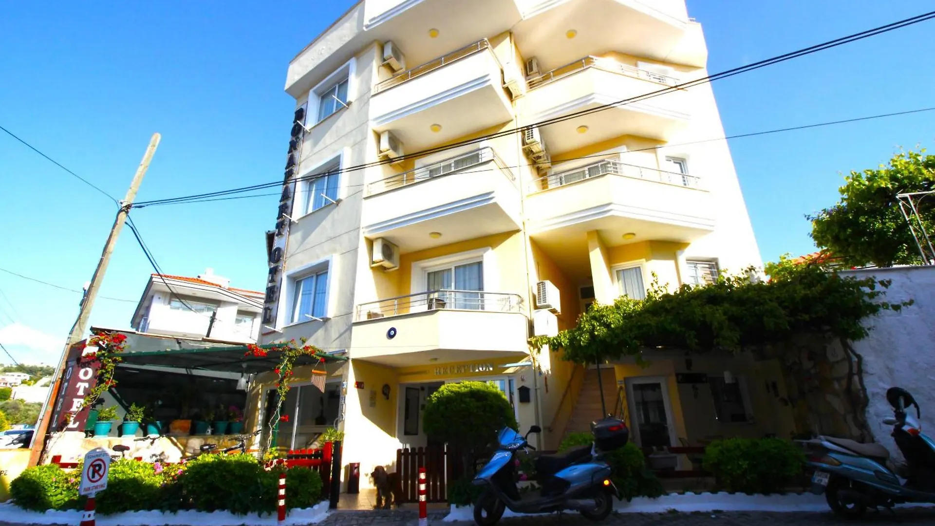 Bonapart Hotel Cesme