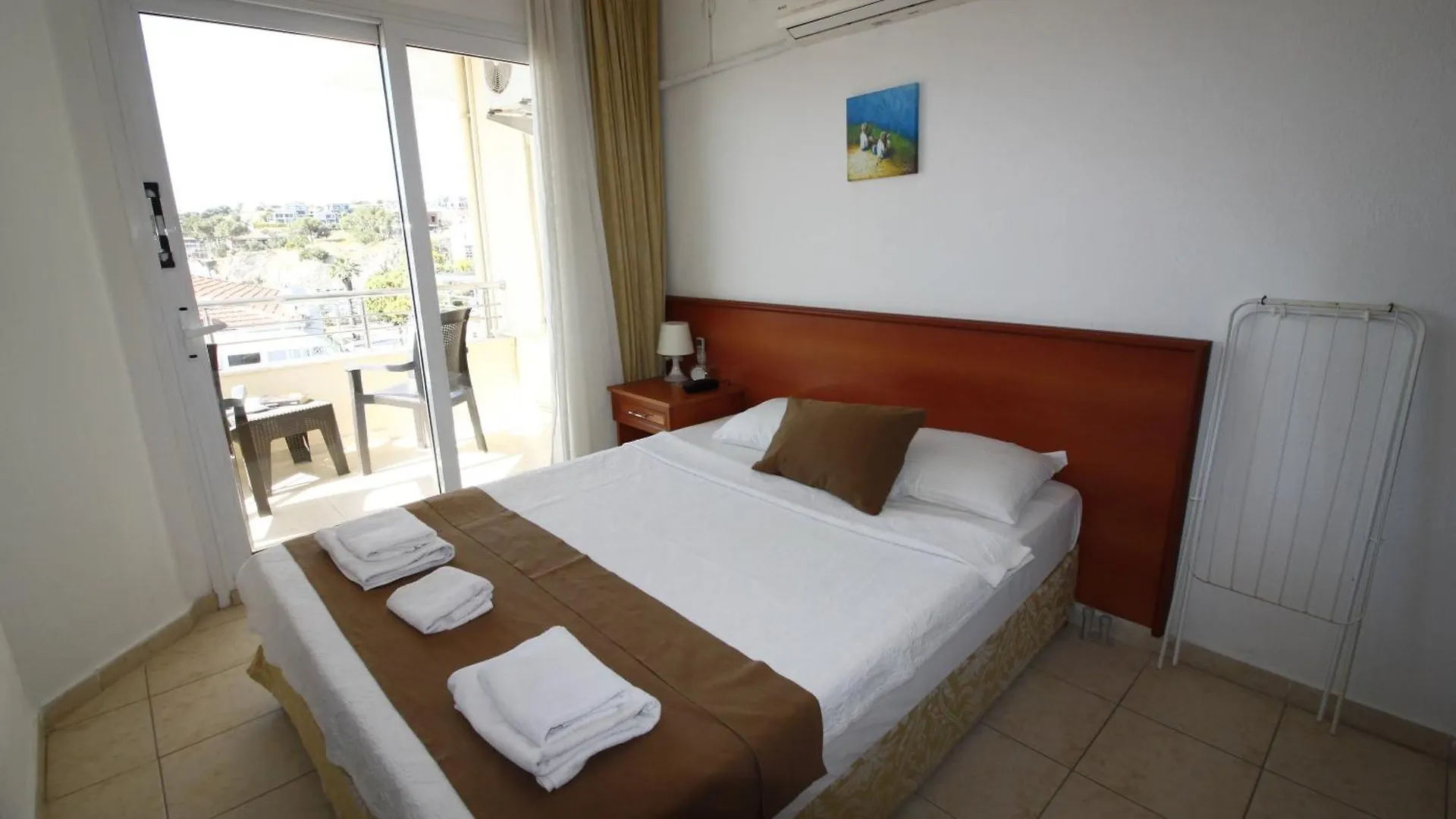 Bonapart Hotel Cesme