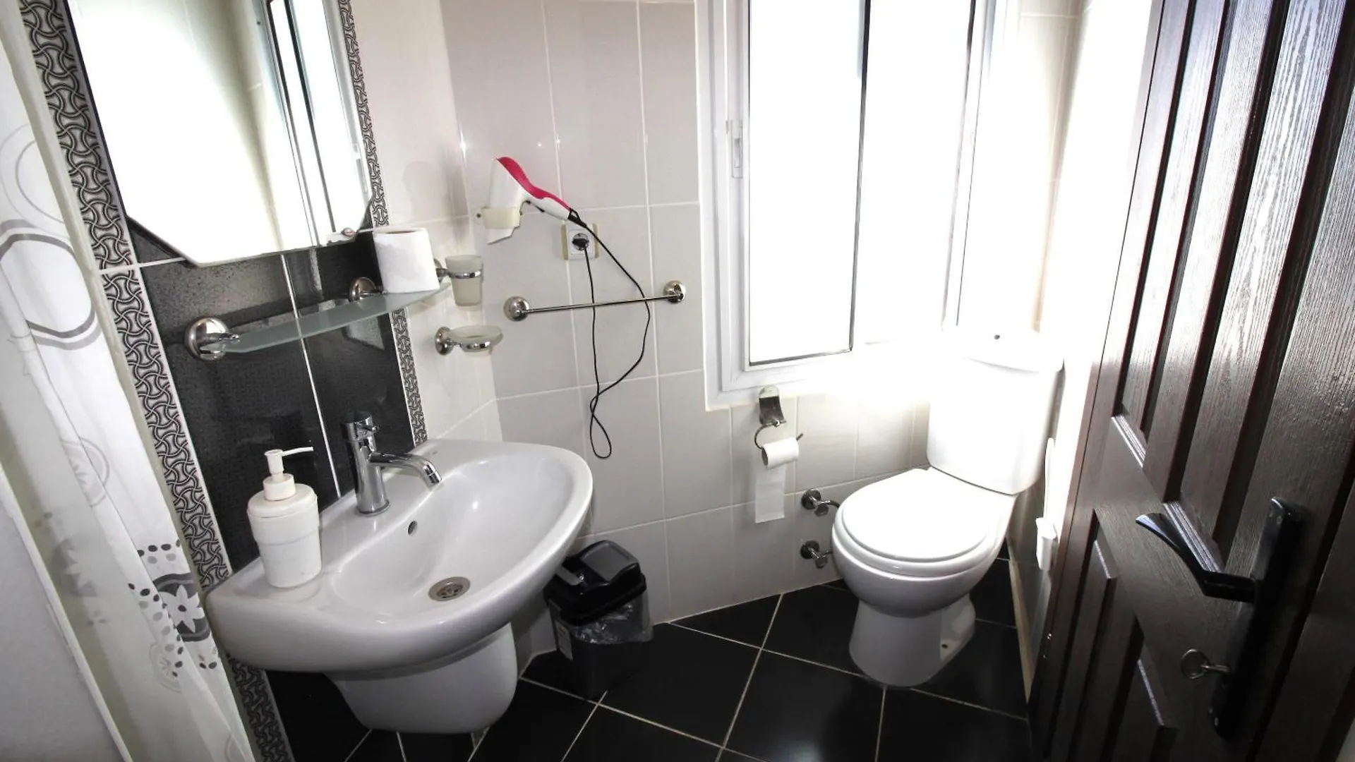 Bonapart Hotel Cesme